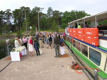 saapuminen 100v juhlat
